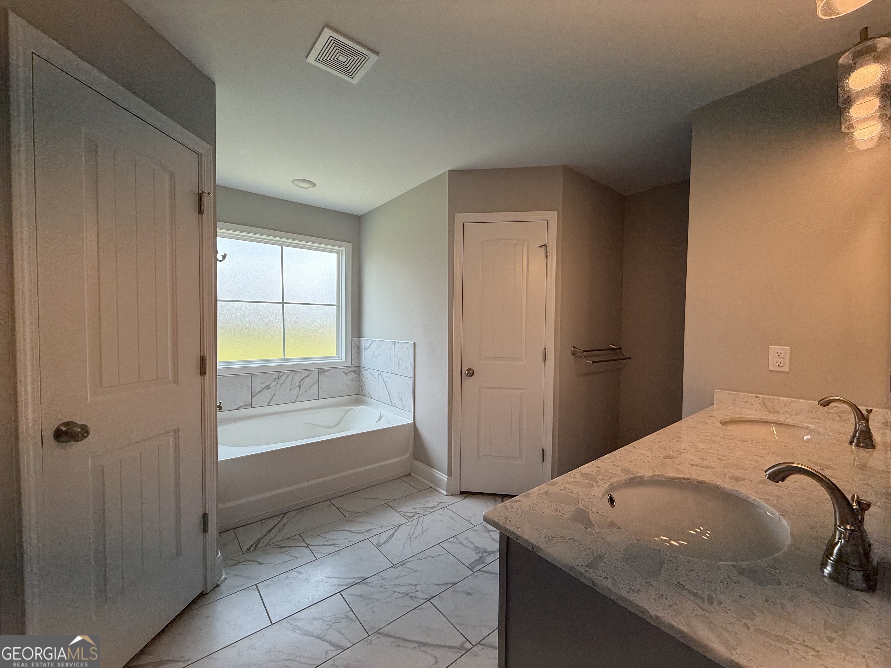 231 Creek Ridge Drive Property Photo 12