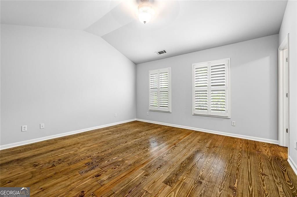 352 Suwanee Avenue Property Photo 9