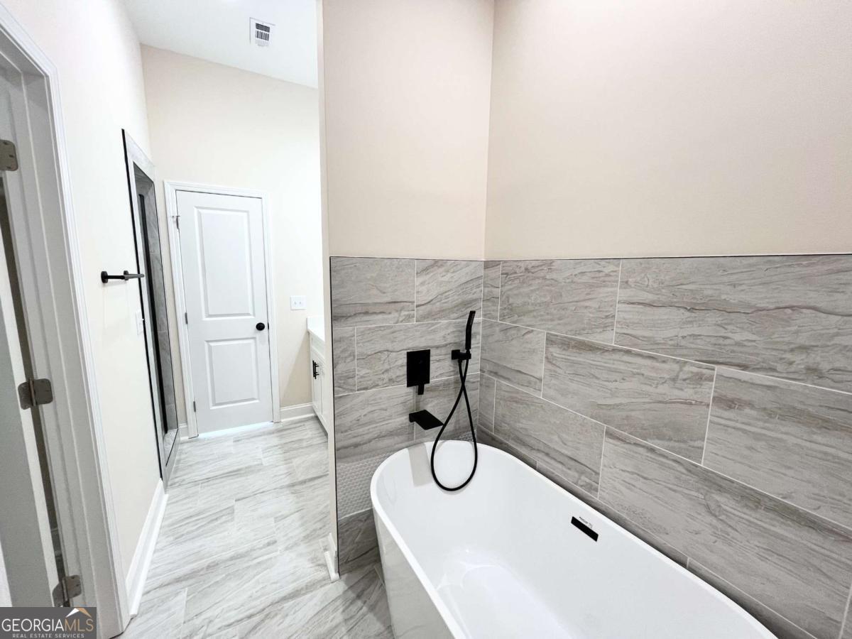 15 South Road Property Photo 18