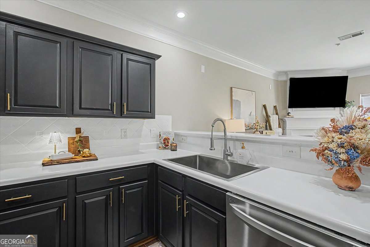 305 Azalea Circle Property Photo 9