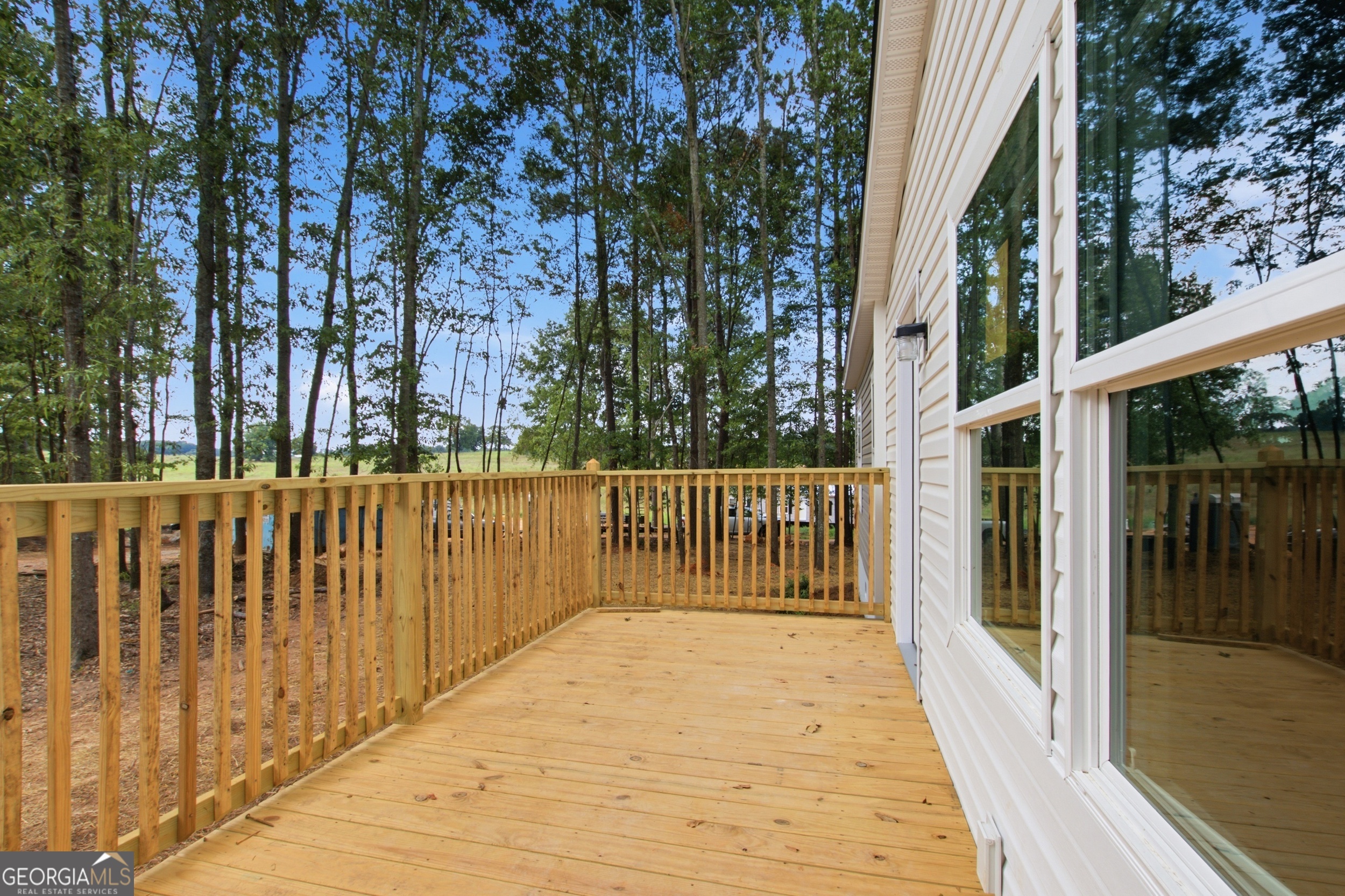 909 Smith Loop Road Property Photo 3