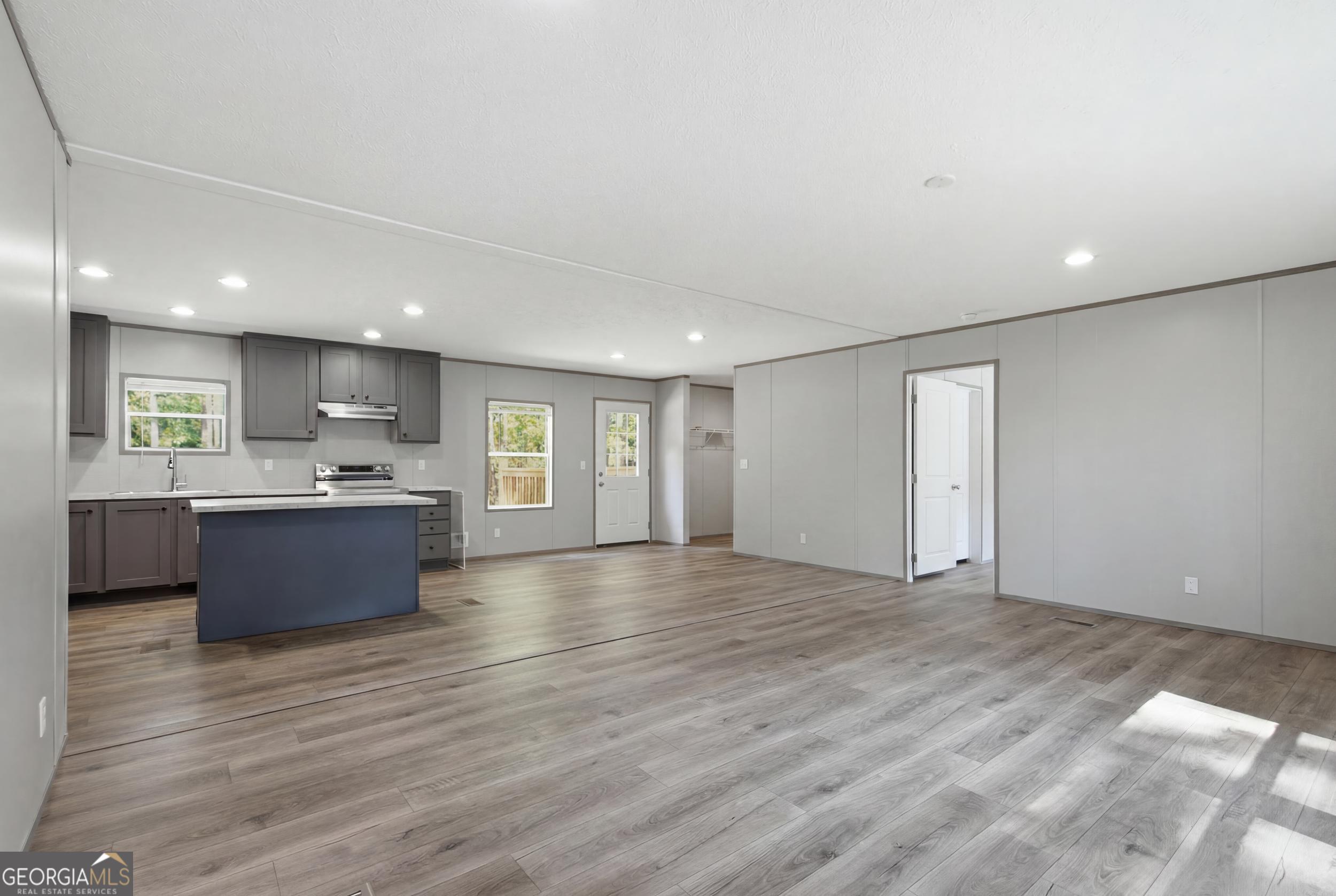 909 Smith Loop Road Property Photo 6