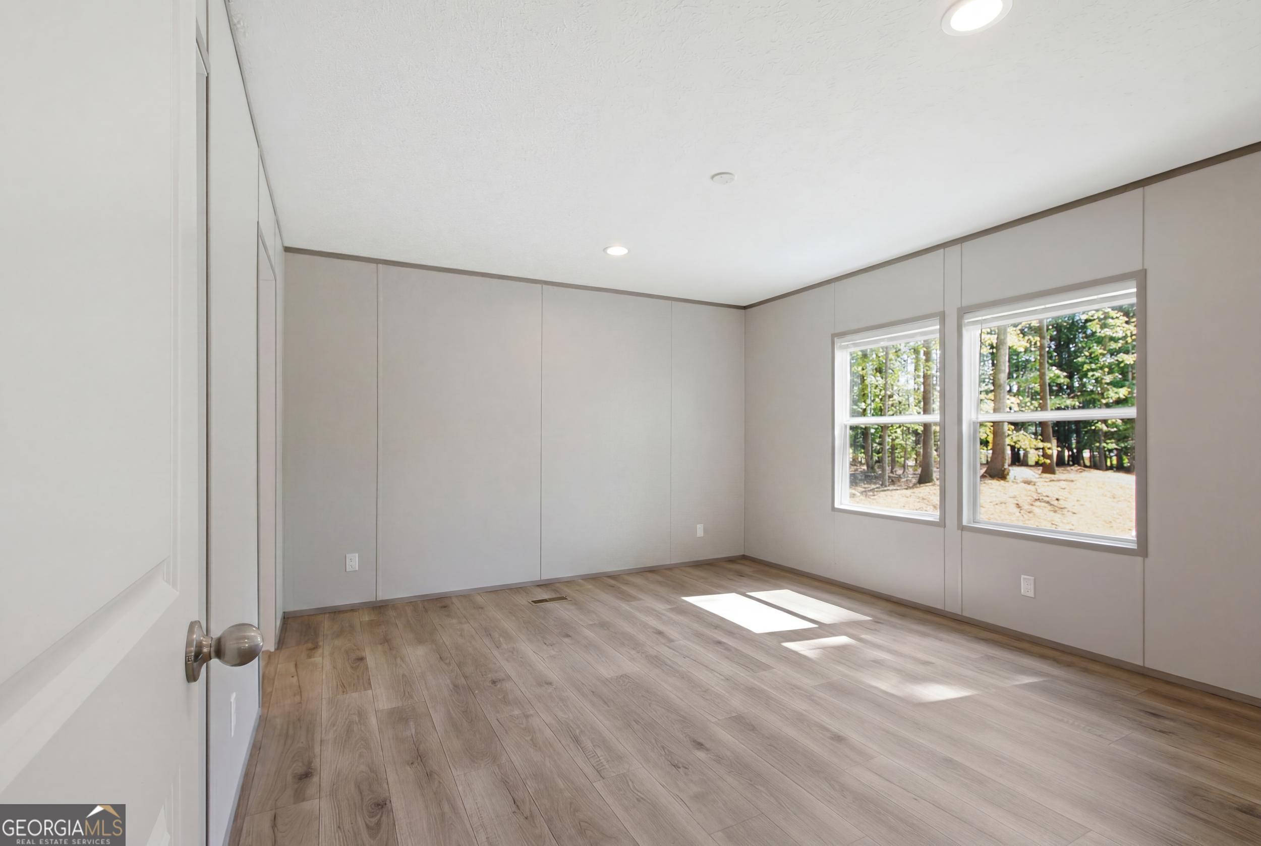 909 Smith Loop Road Property Photo 10