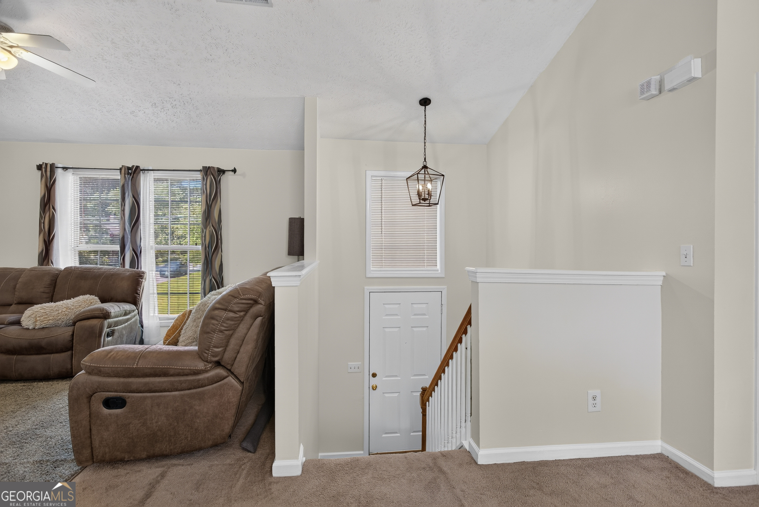 4125 Jewell Terrace Property Photo 6