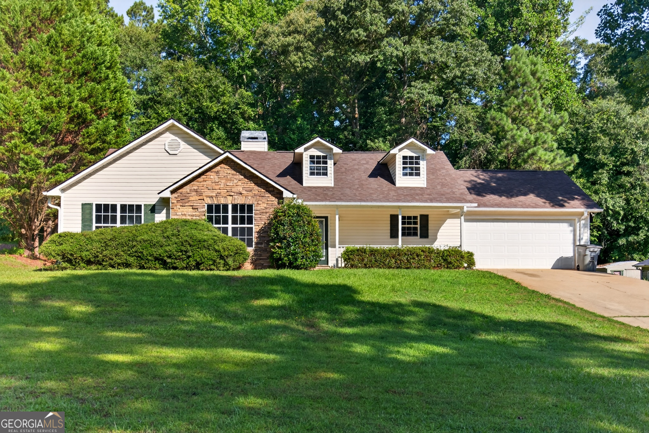 320 Old Pond Road Property Photo 1