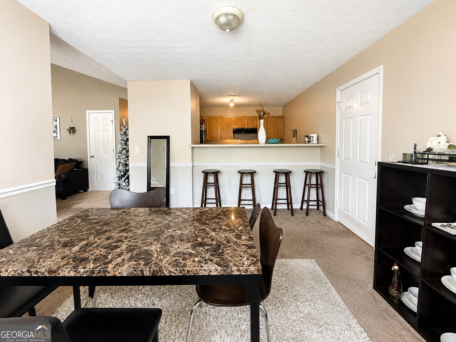 207 Sequoia Pte Property Photo 3