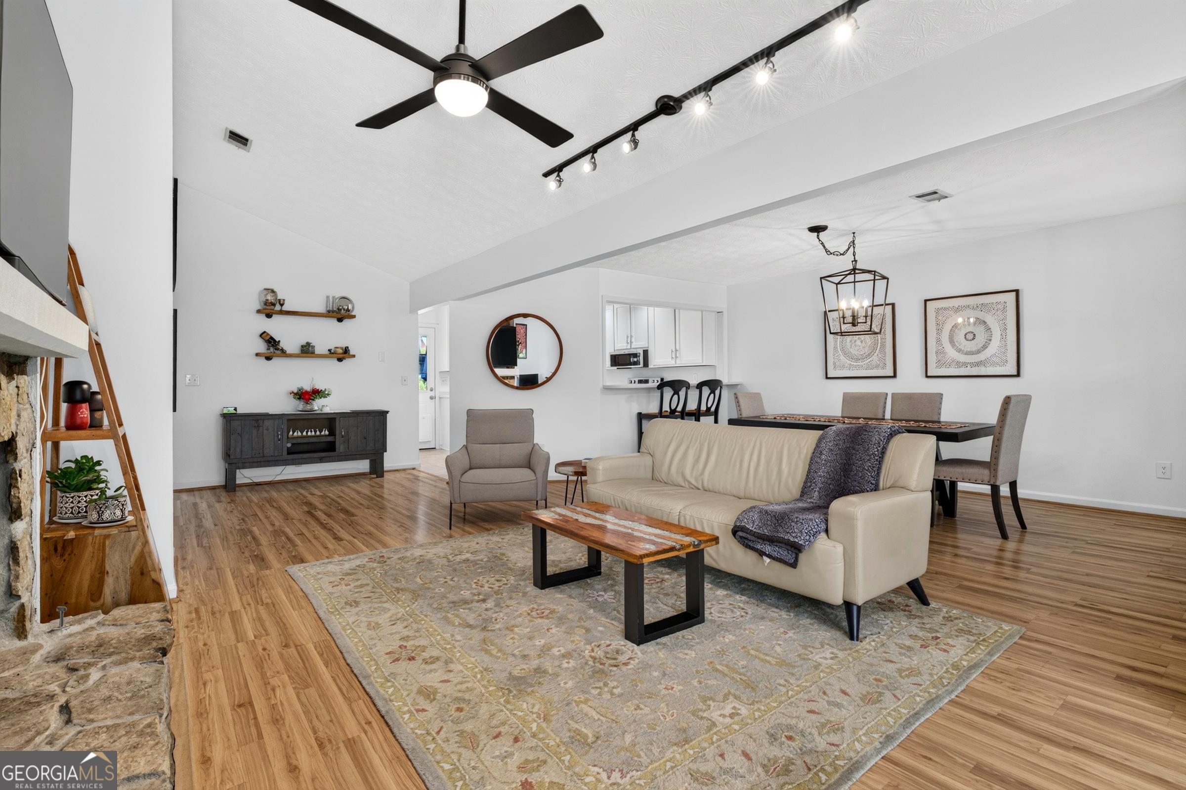 1125 Capital Club Circle Ne Property Photo 3