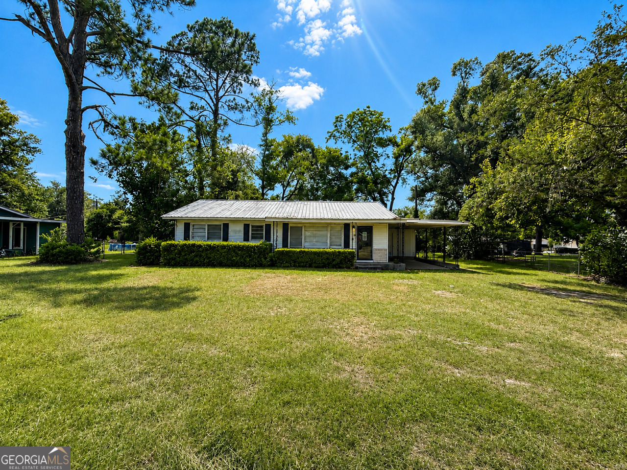 1405 Green Avenue Property Photo 1