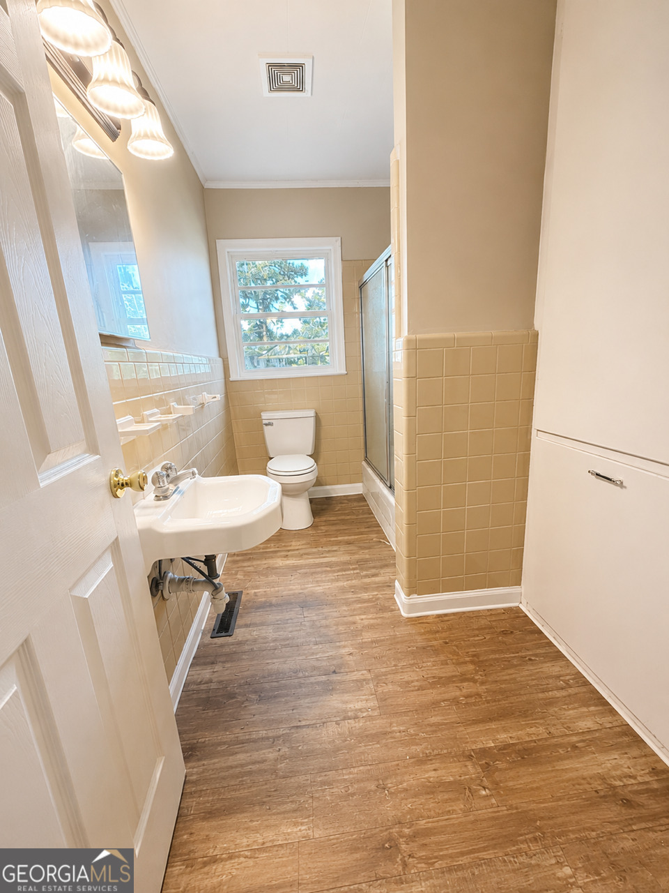 1405 Green Avenue Property Photo 4