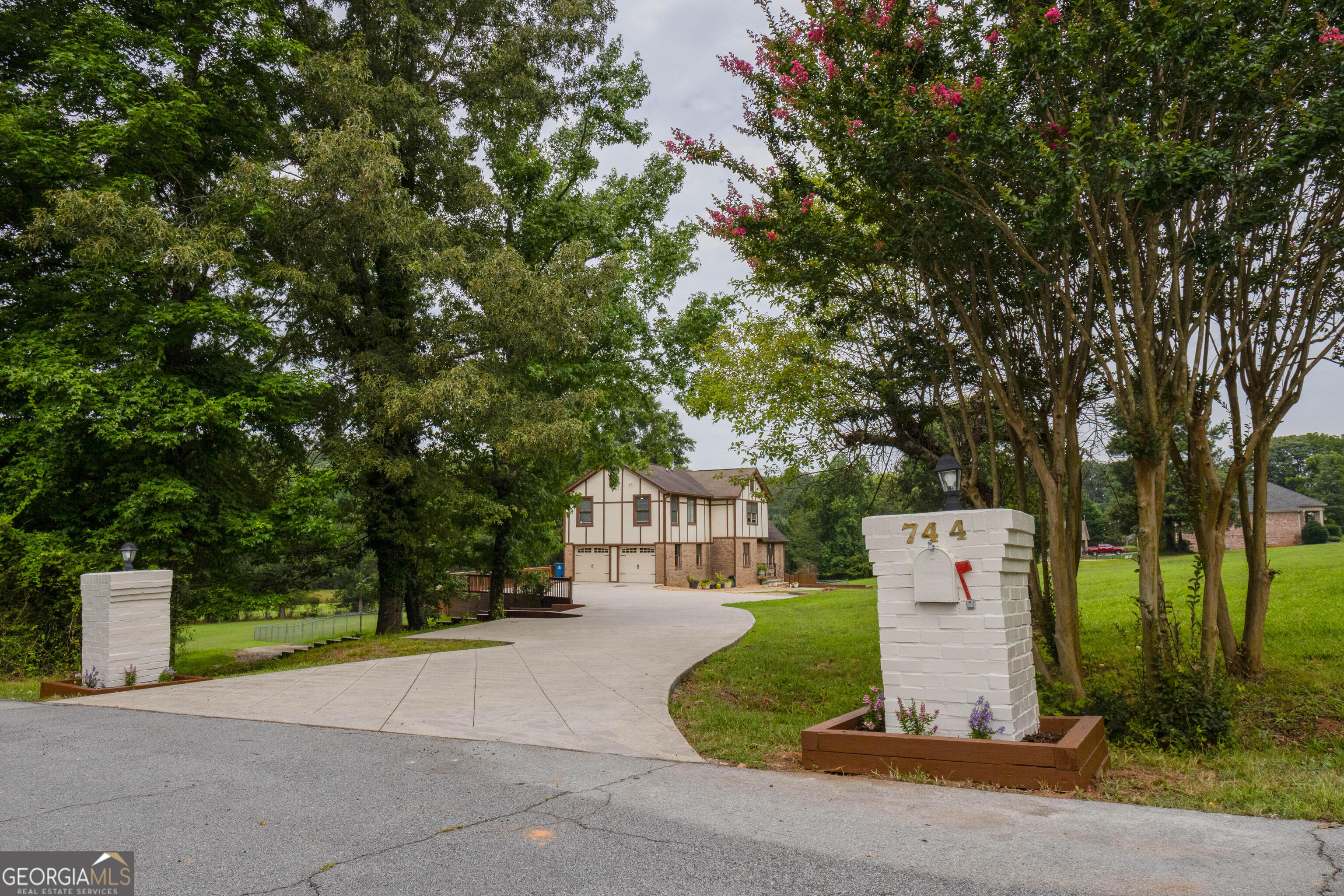 744 Alcovy Way Property Photo 1