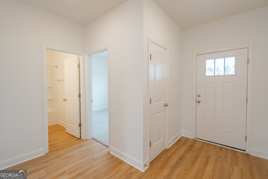 380 Mcclelland Loop Ne Property Photo 3