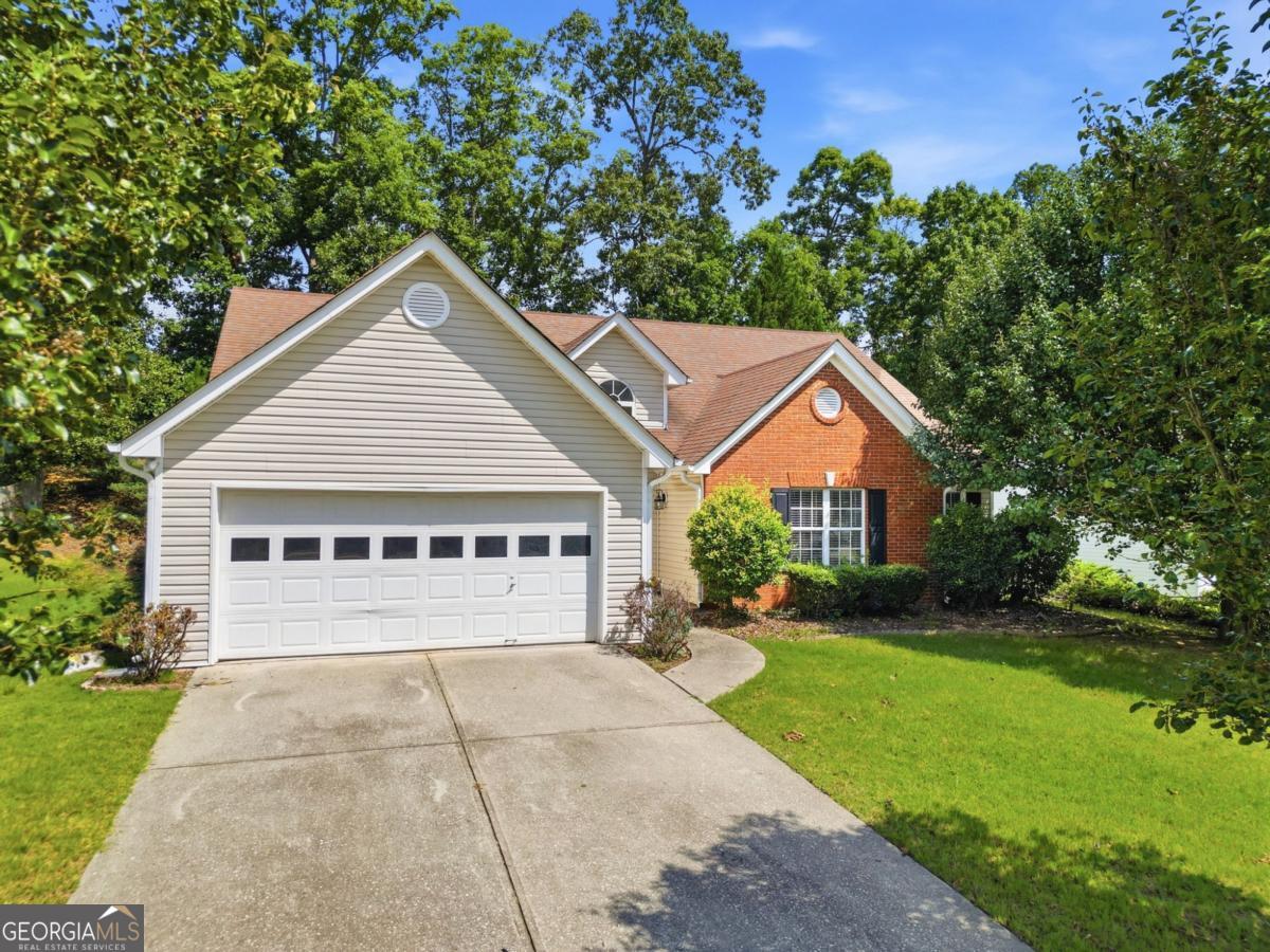 1565 Heatherton Road Property Photo 2