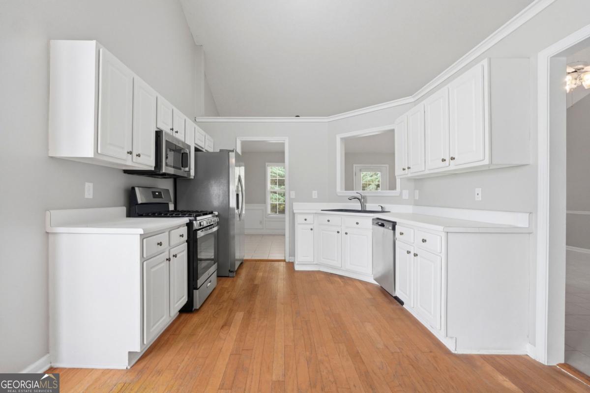1565 Heatherton Road Property Photo 10