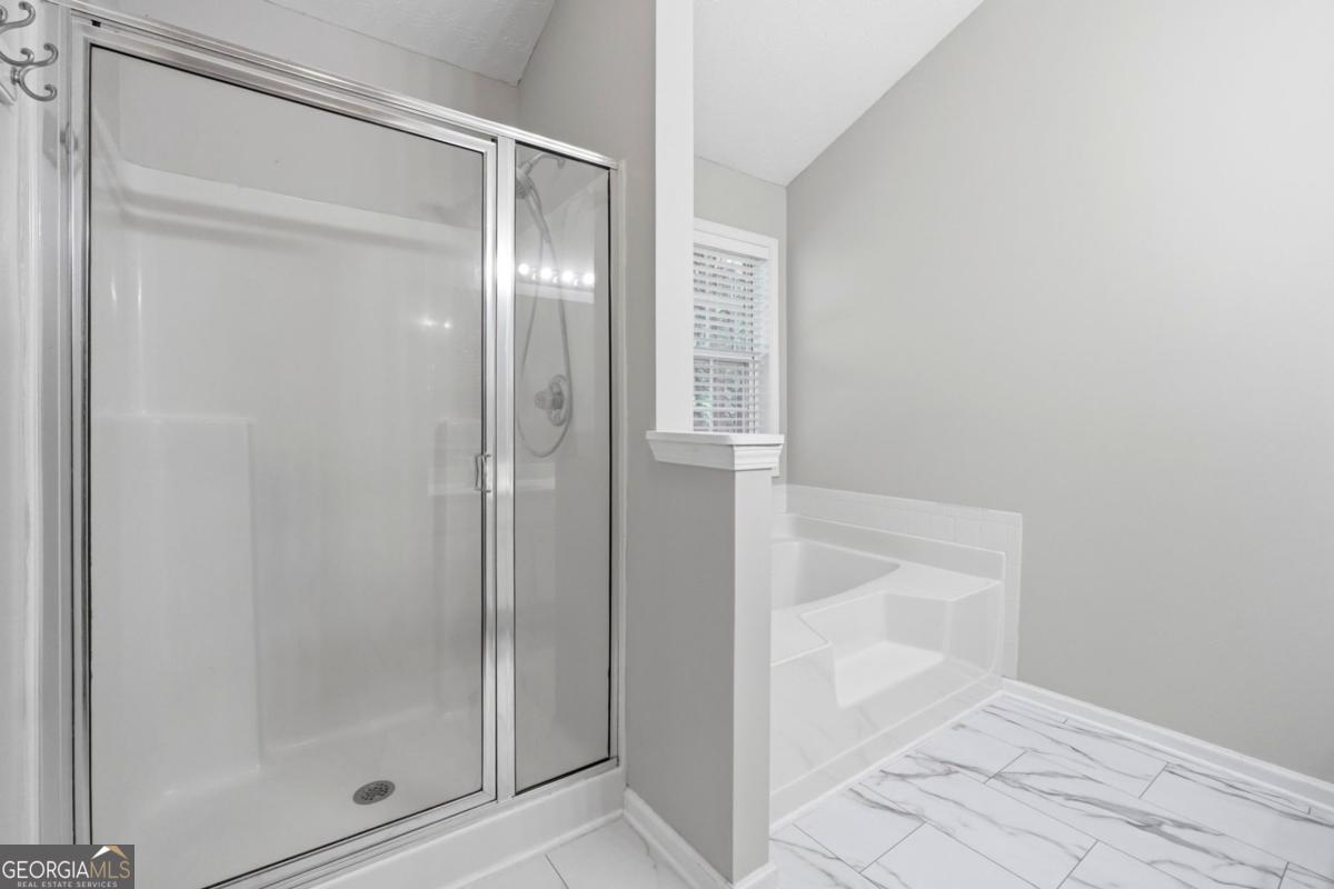 1565 Heatherton Road Property Photo 12