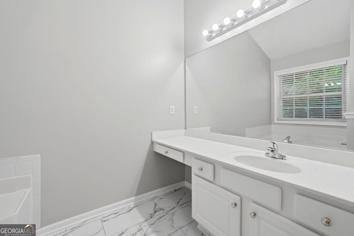 1565 Heatherton Road Property Photo 13