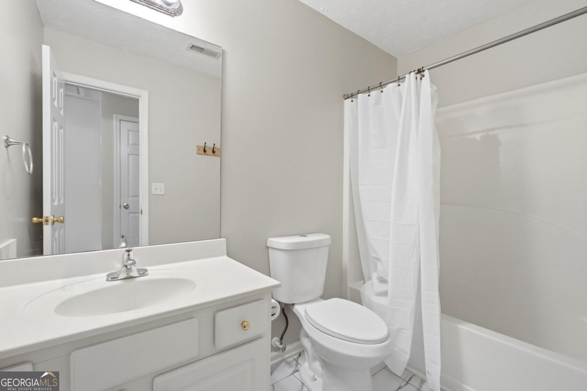 1565 Heatherton Road Property Photo 24