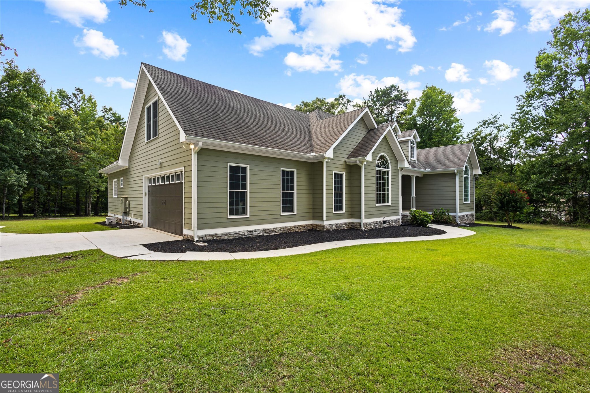 618 Deer Run Property Photo 4
