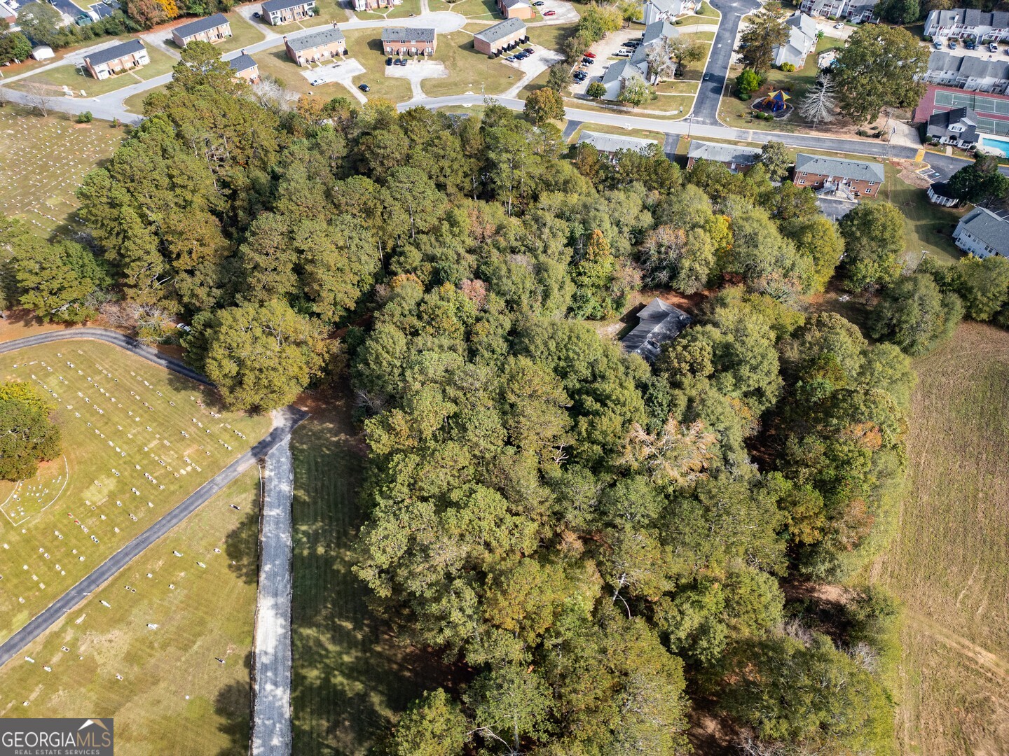 96 Fieldcrest Drive Property Photo 3