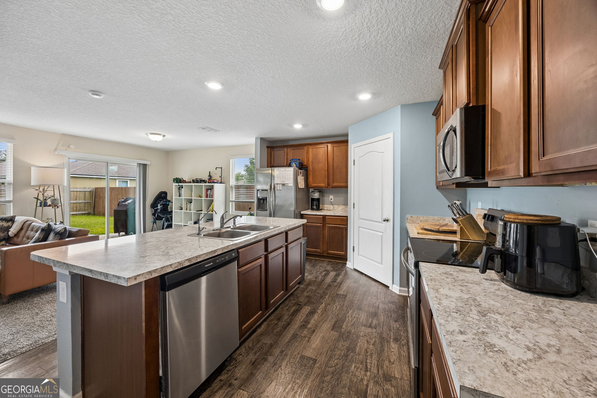 302 Cedar Breeze Drive Property Photo 3
