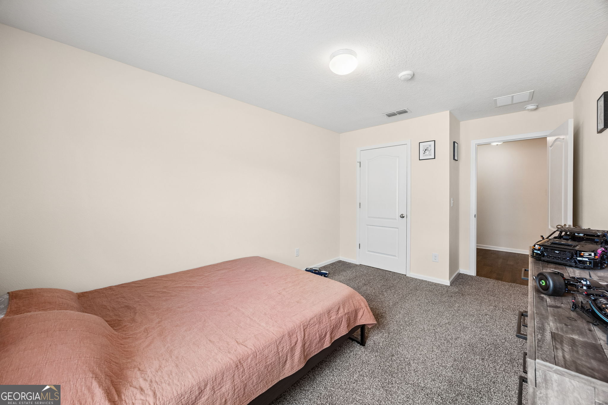 302 Cedar Breeze Drive Property Photo 25