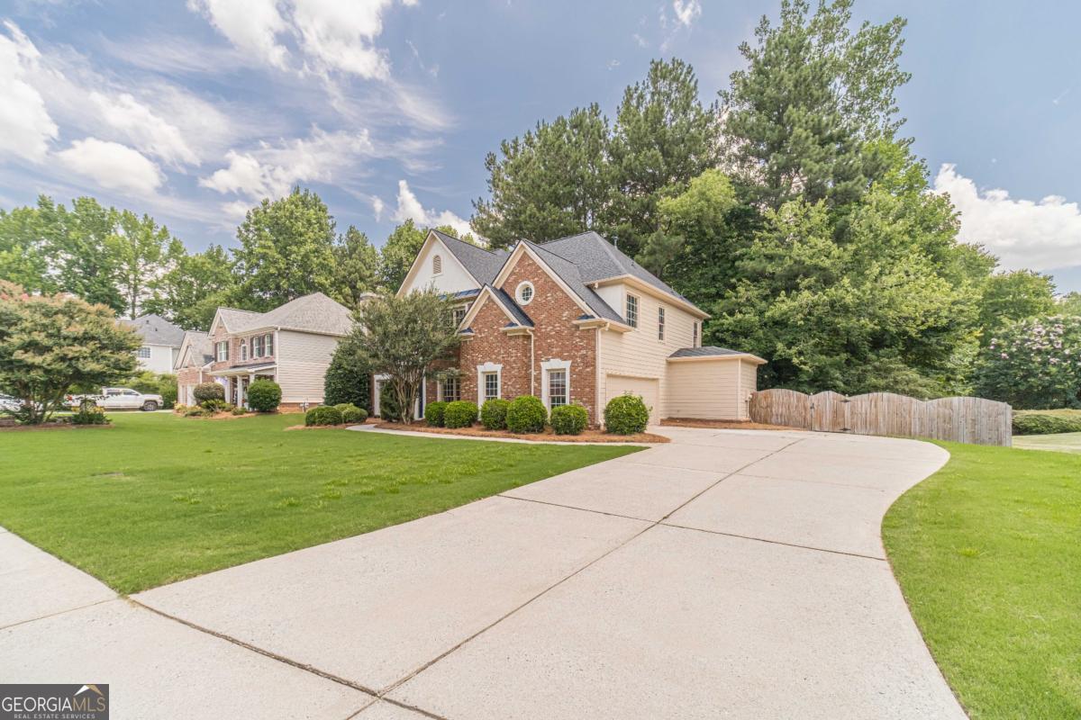 3635 Rolling Creek Drive Property Photo 2