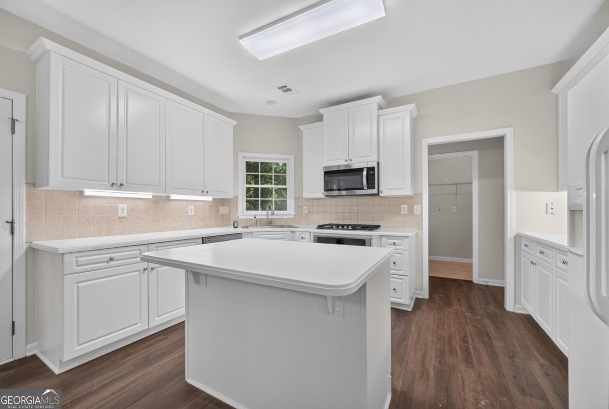 3635 Rolling Creek Drive Property Photo 10