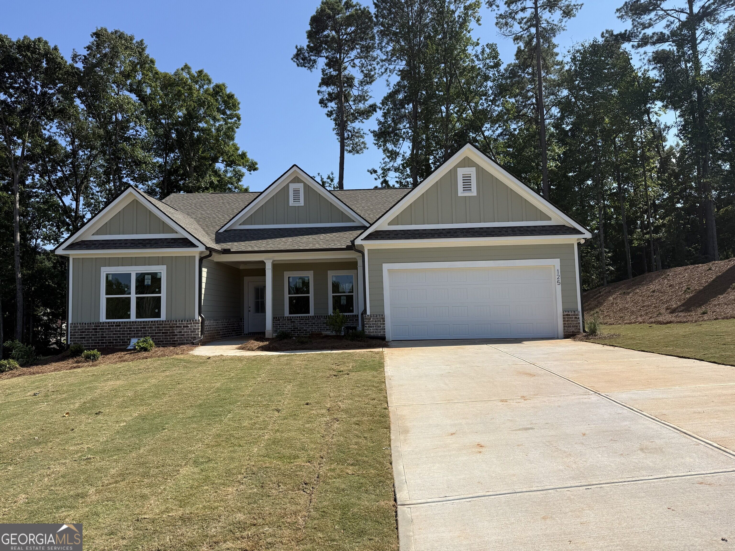 125 Fairwinds Drive Property Photo 1