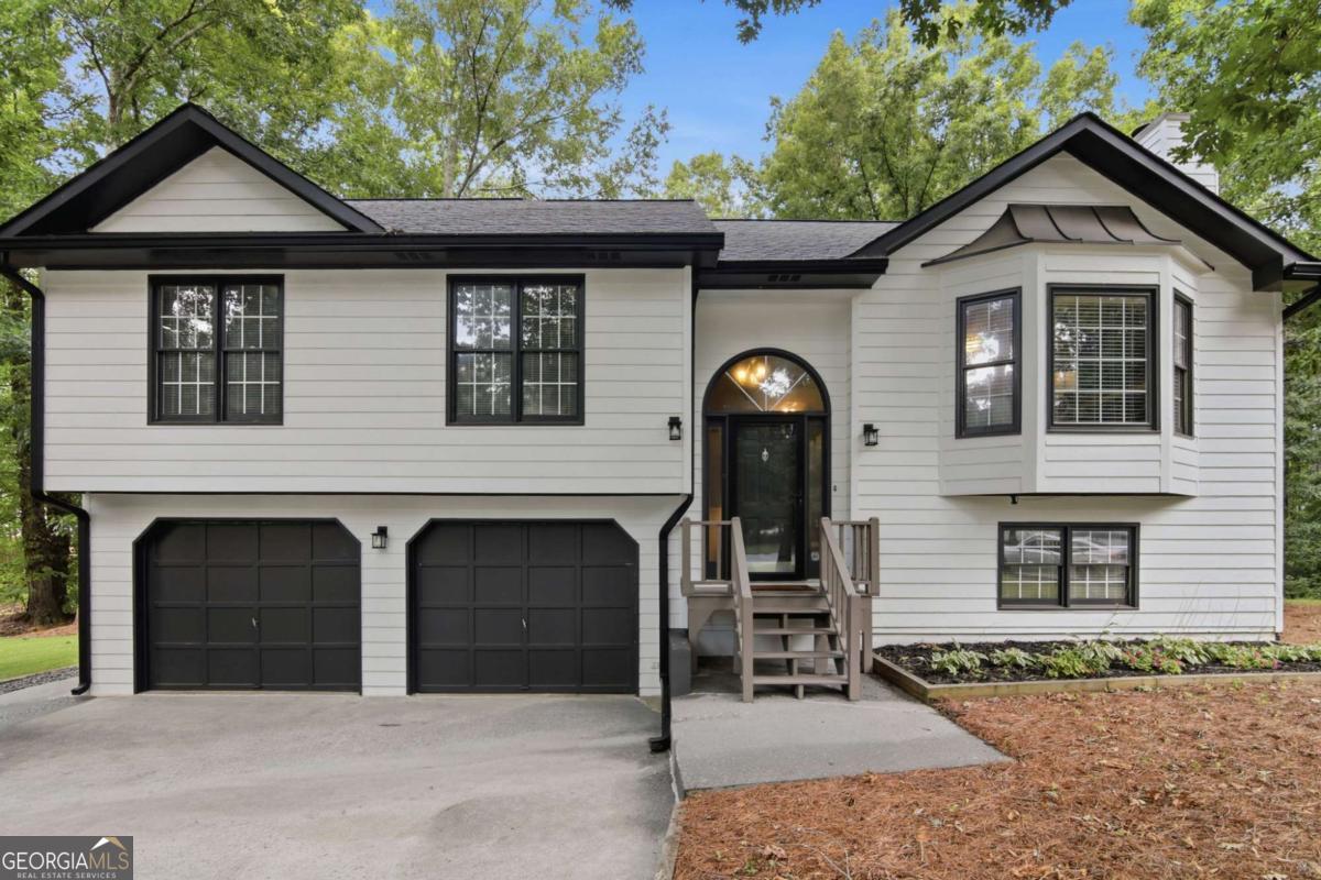 23 W Ridge Drive SE Property Photo 1