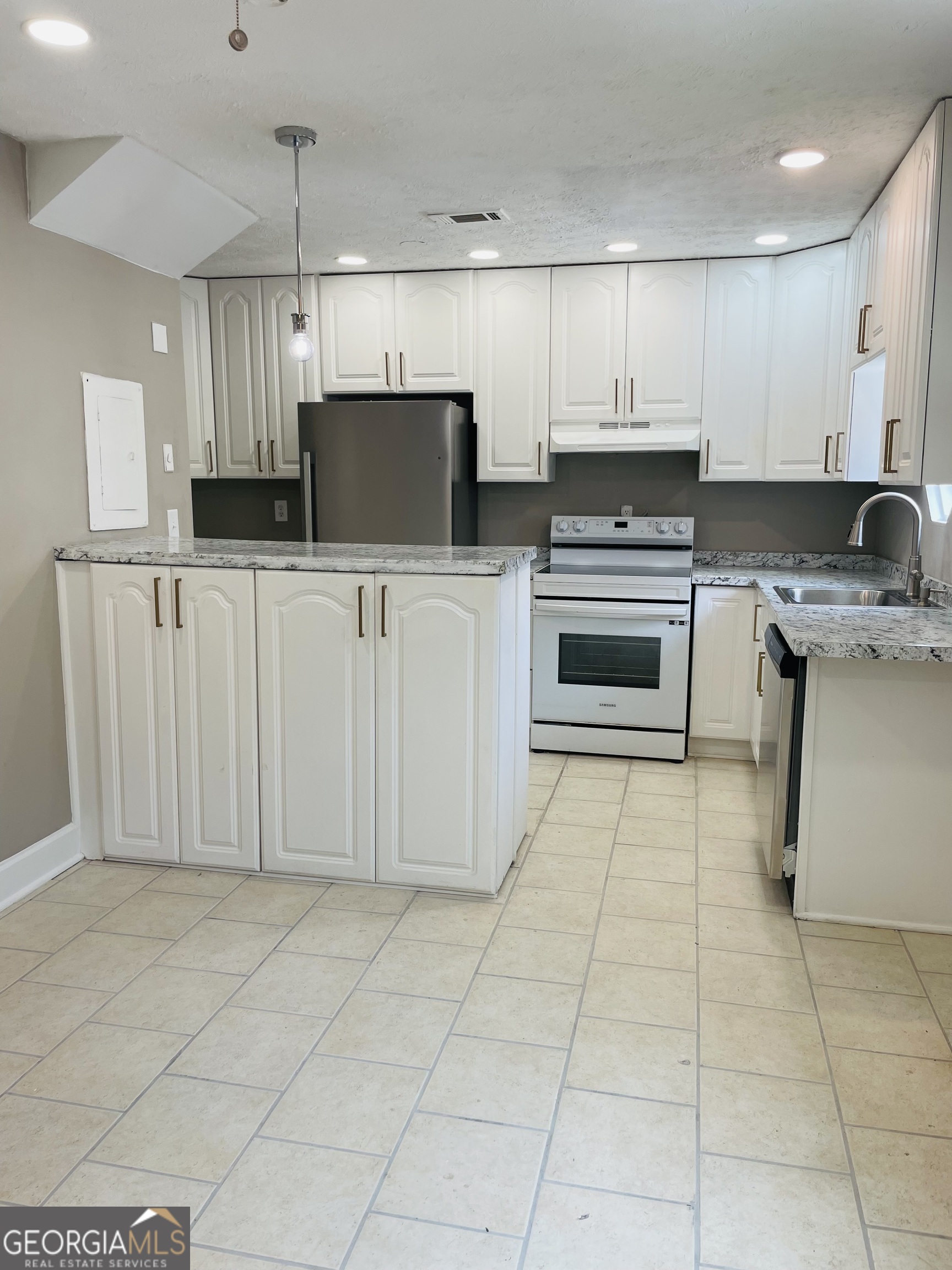 3157 Olive Tree Court Property Photo 6