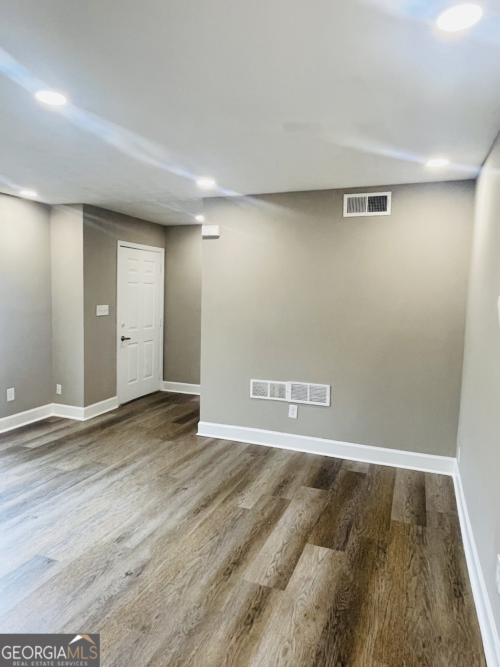 3157 Olive Tree Court Property Photo 11