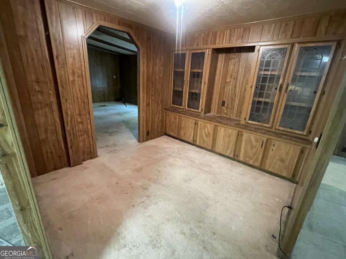 9340 Meadowbrook Drive Property Photo 7