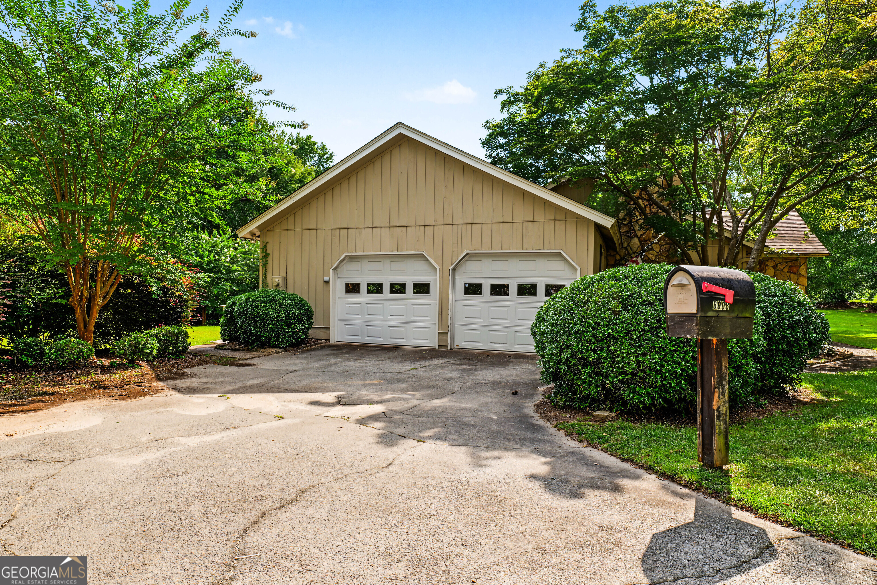 6998 Columbus Road Property Photo 13