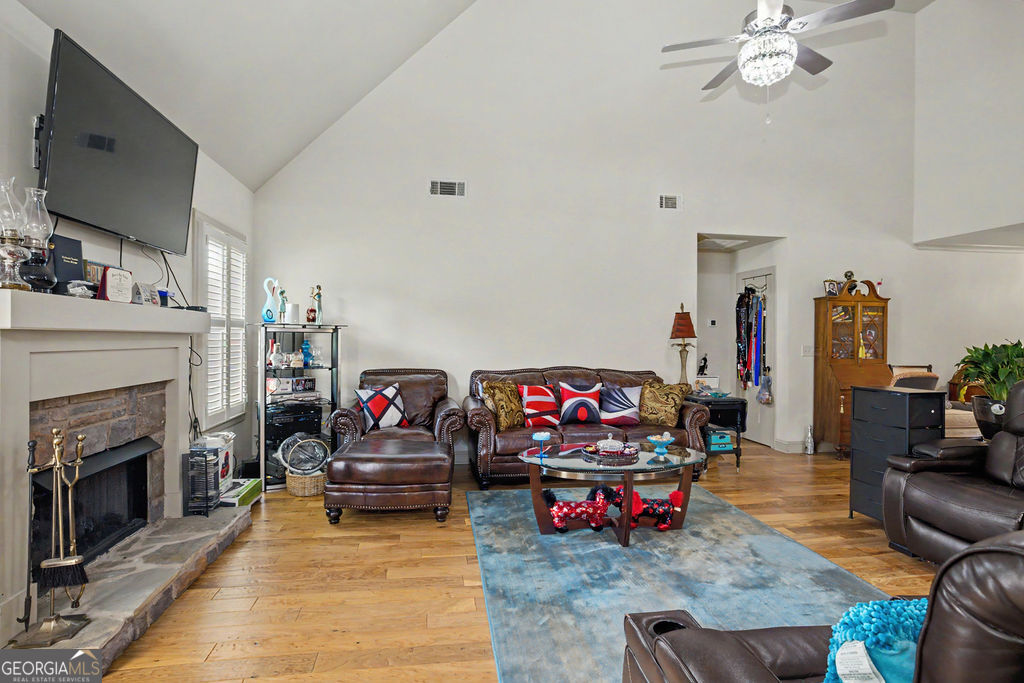 102 Brookstone Drive Property Photo 12