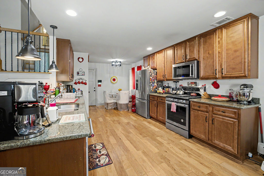 102 Brookstone Drive Property Photo 15