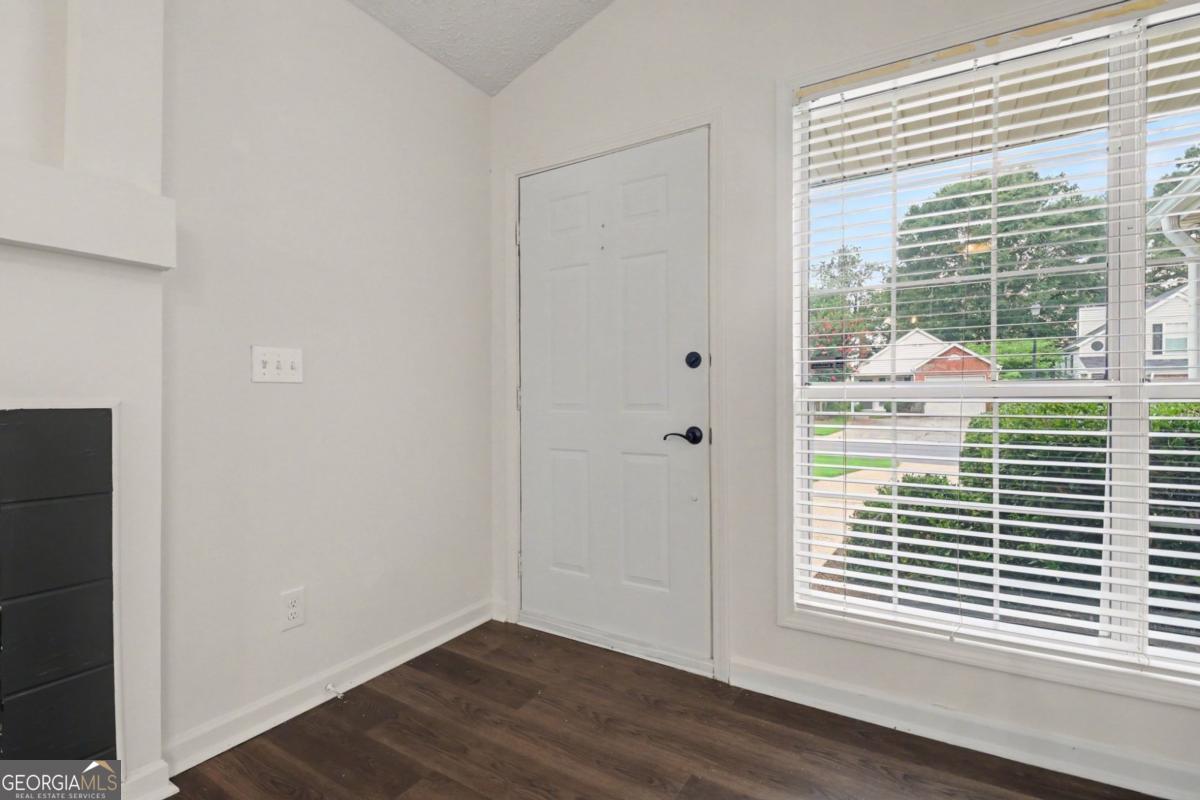 3075 Barnwood Crossing Property Photo 6