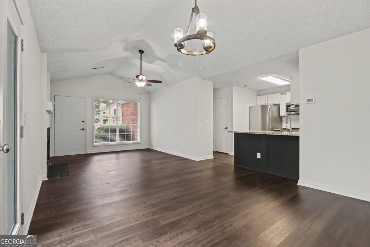 3075 Barnwood Crossing Property Photo 9