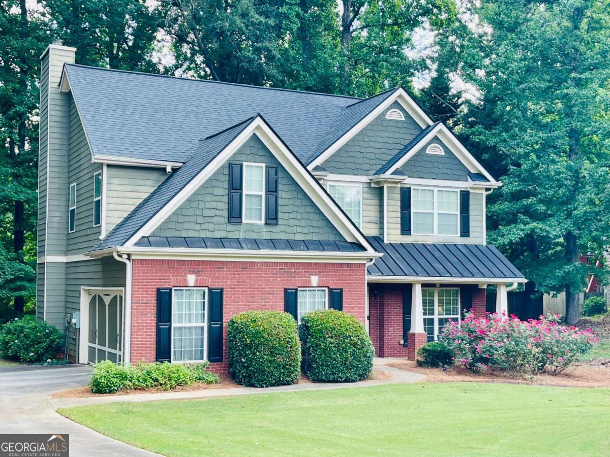933 Vinings Drive Property Photo 2