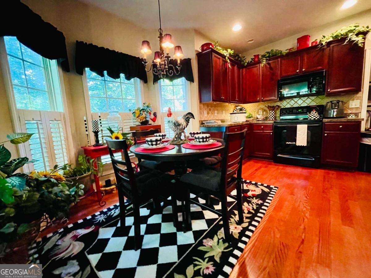 933 Vinings Drive Property Photo 8