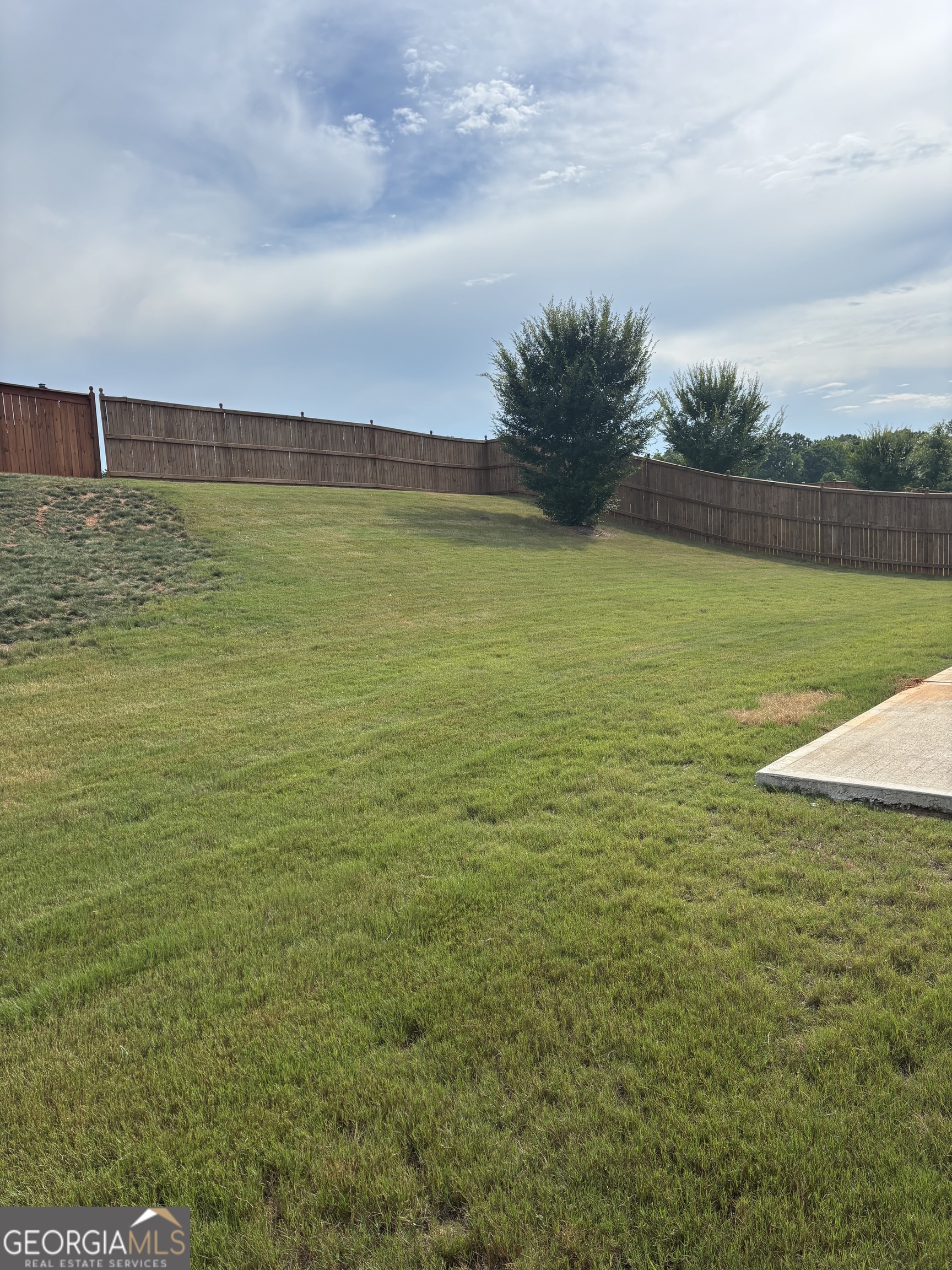 369 Amsterdam Way Property Photo 4