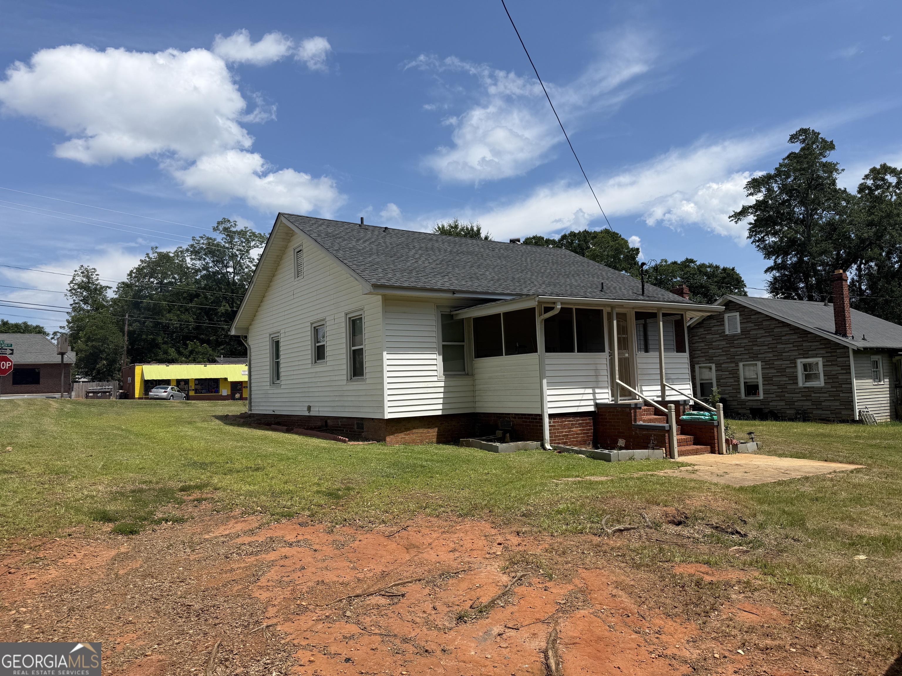 602 S Church Street Property Photo 4