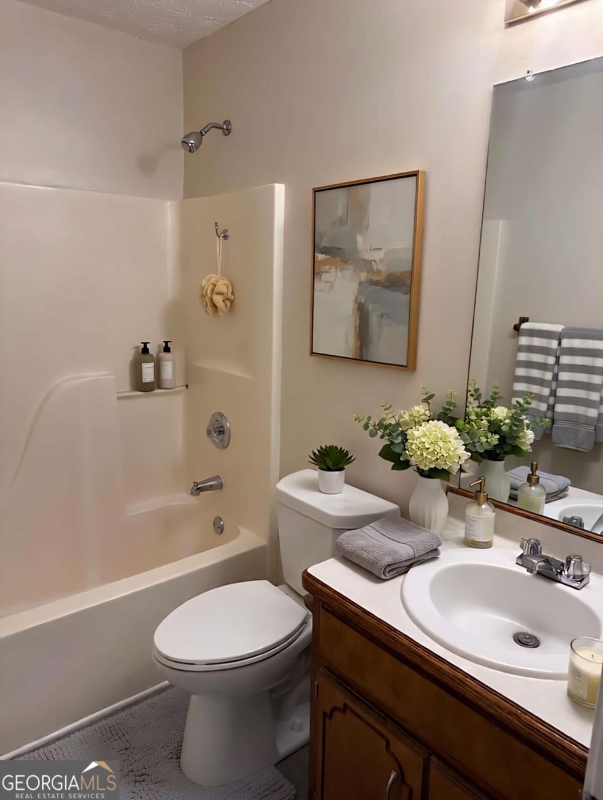 2072 Amberly Crossing Lane Property Photo 12
