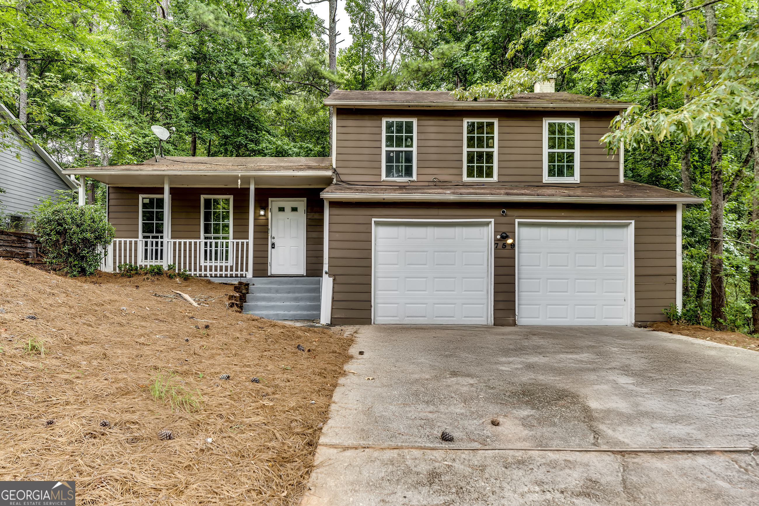 759 Greenhedge Drive Property Photo 1