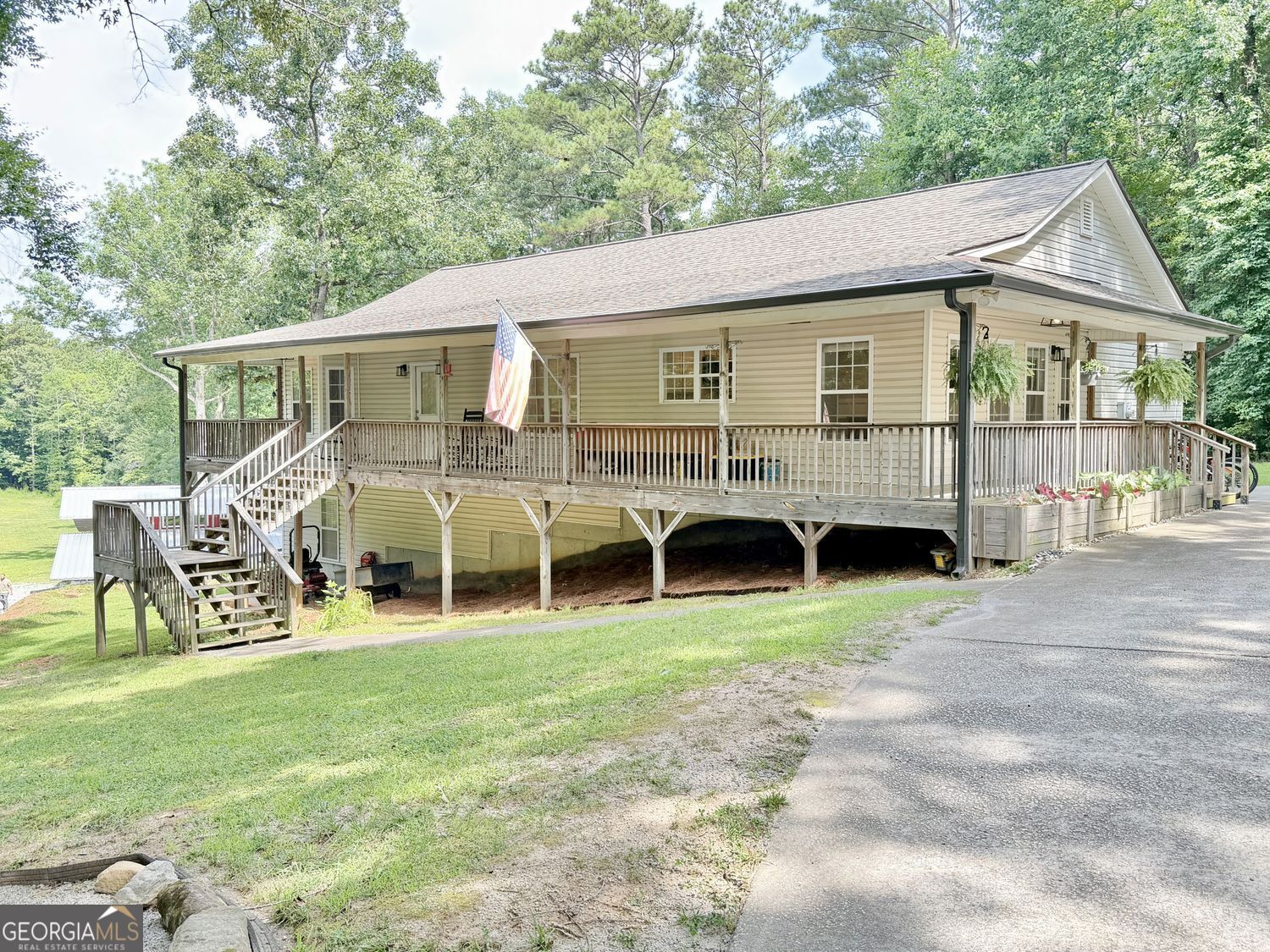 4411 Post Road Property Photo 1