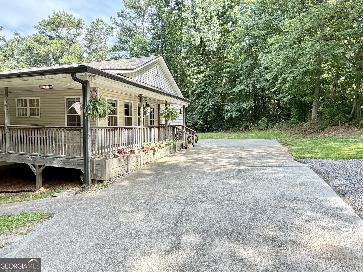 4411 Post Road Property Photo 4