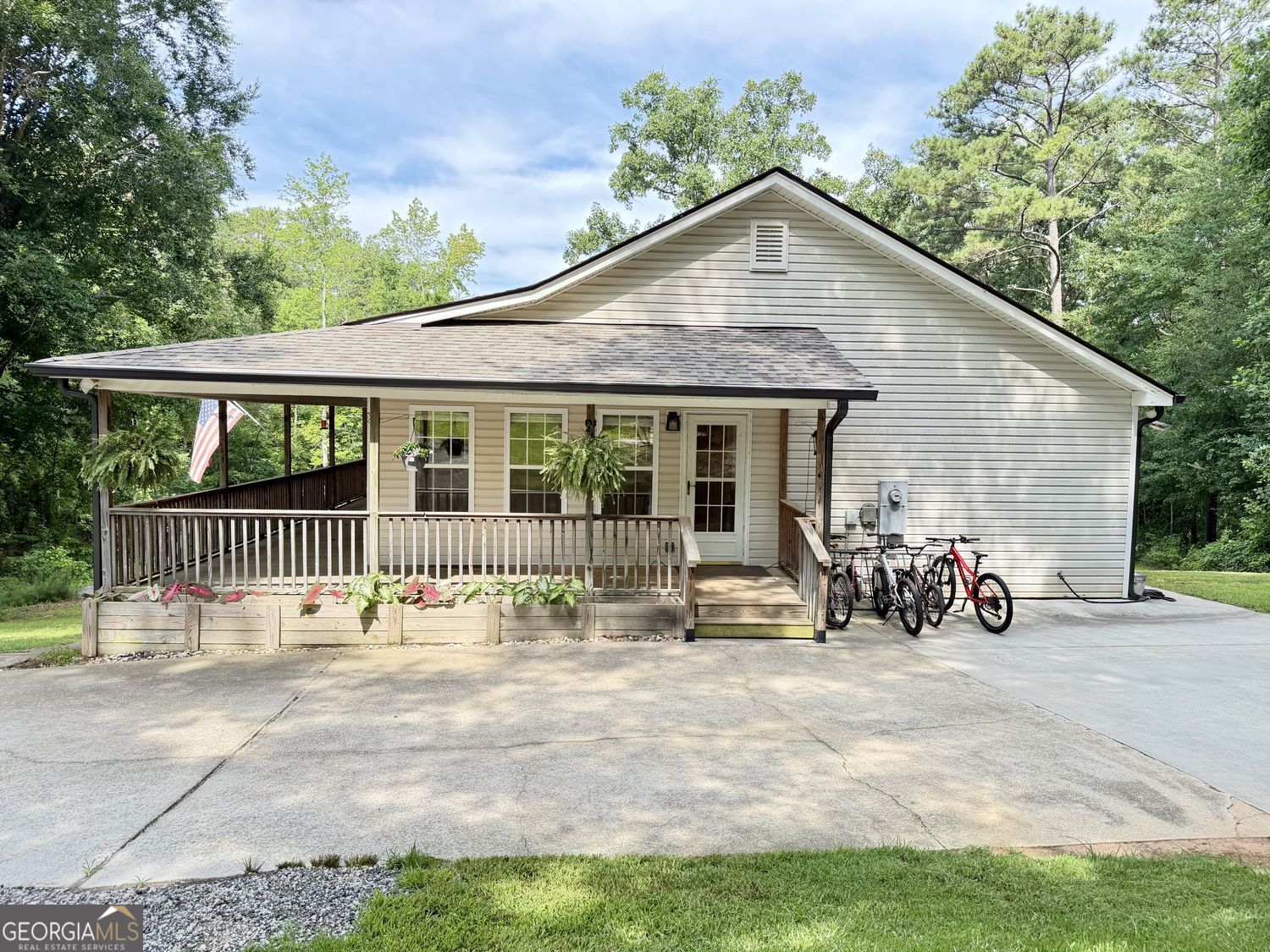 4411 Post Road Property Photo 5
