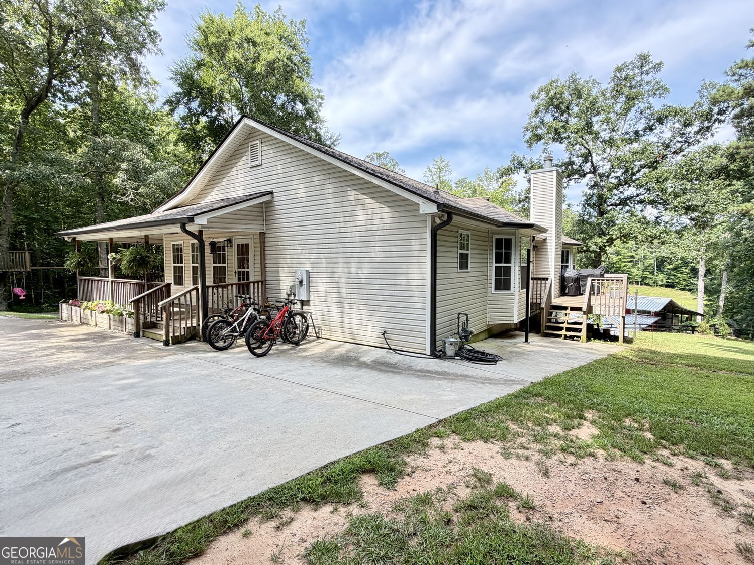 4411 Post Road Property Photo 6