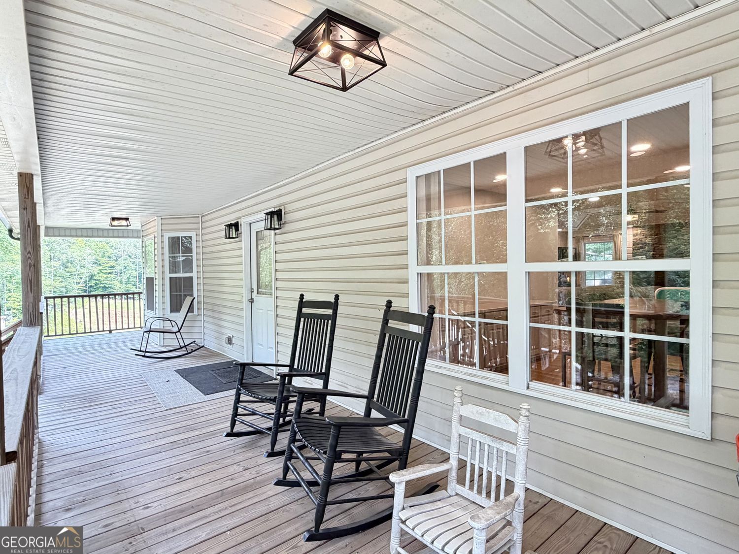 4411 Post Road Property Photo 7