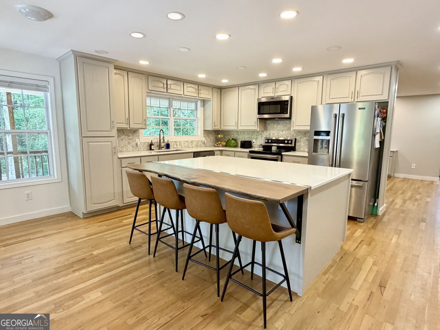 4411 Post Road Property Photo 11