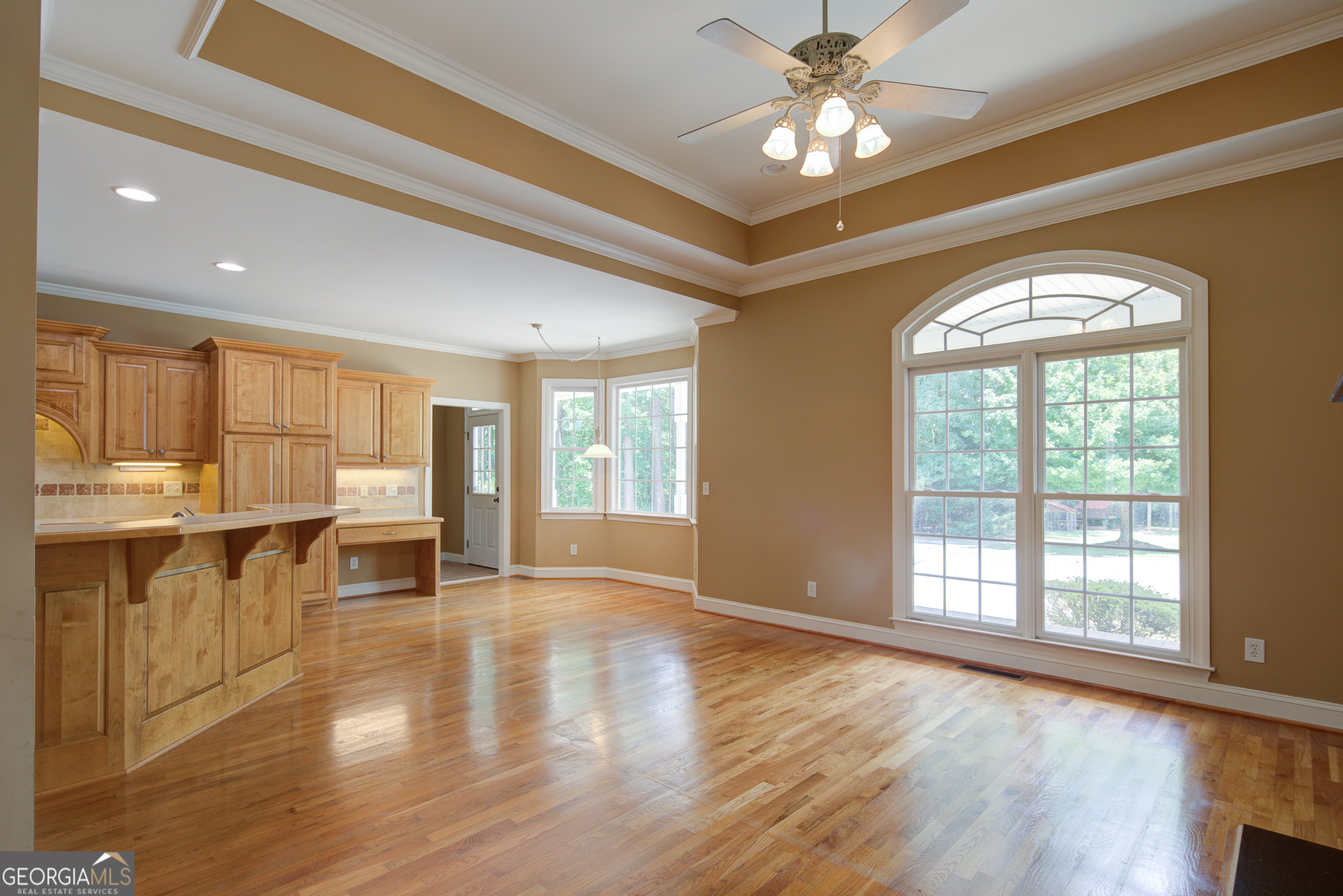 8145 Bennett Lane Property Photo 3