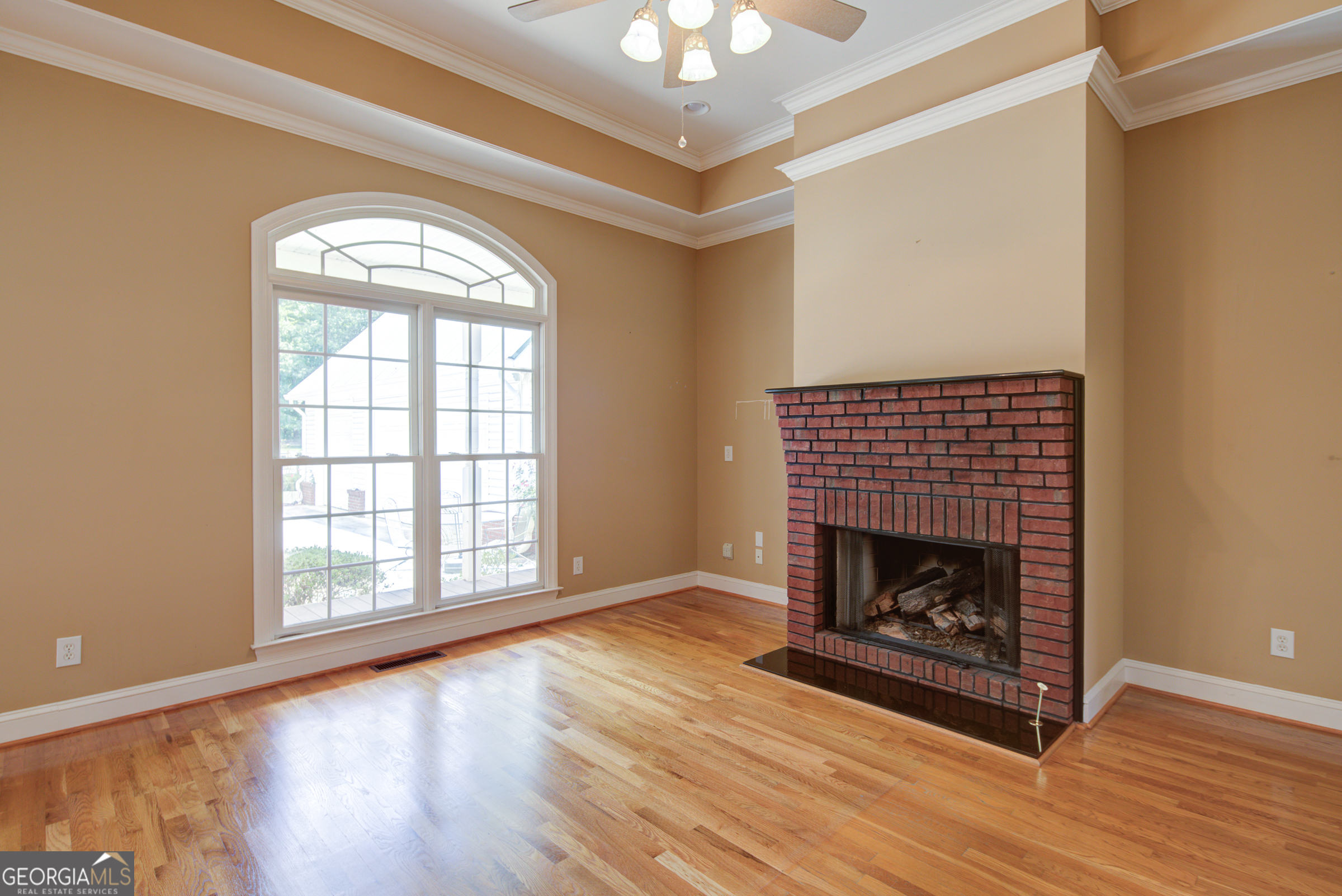 8145 Bennett Lane Property Photo 4